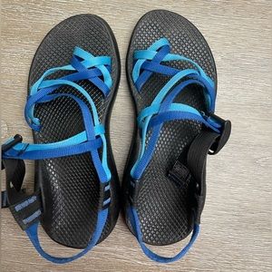 Chacos size 7. Blue double strap with the toe strap